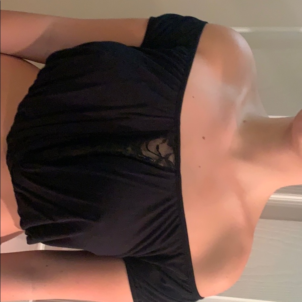 Black off the shoulder flowy crop top